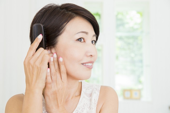 白髪染めに失敗しないためには、準備も大事!