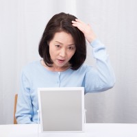 白髪染めで健康被害が起こる可能性はある？対策法も合わせて紹介